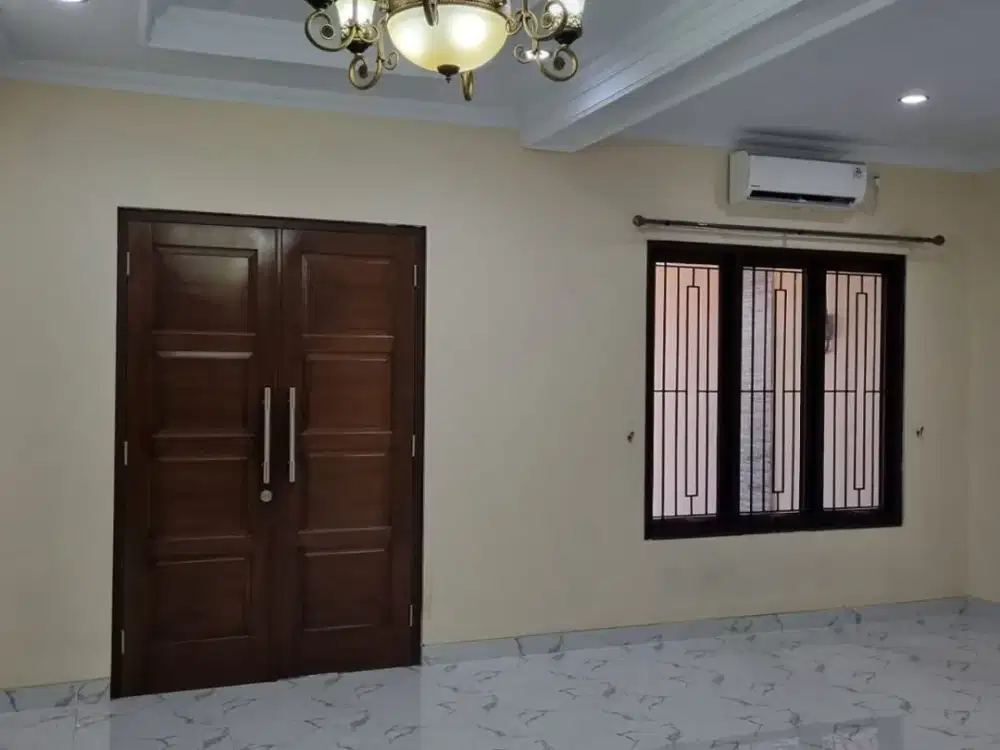 Disewakan Rumah Siap Huni Dan Cantik di Boulevard, Cluster Favorit Kota Wisata Cibubur