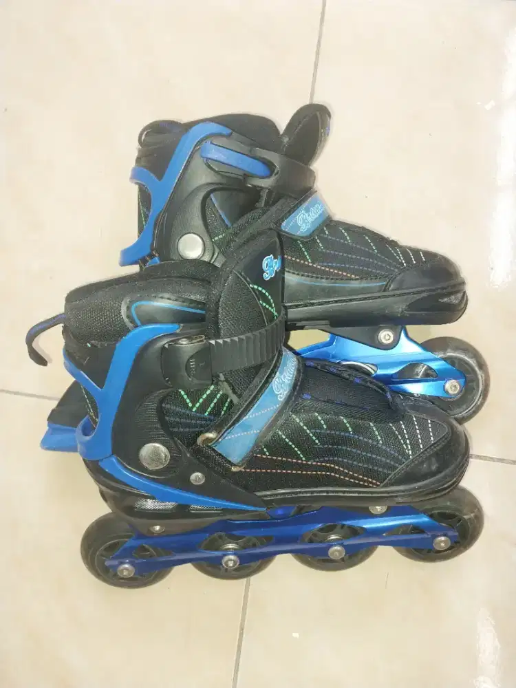 Sepatu roda anak panjang 23cm