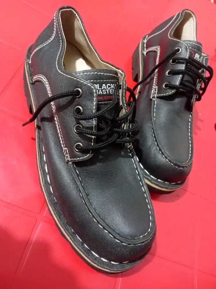Sepatu Semi Boots Pria Kulit Asli