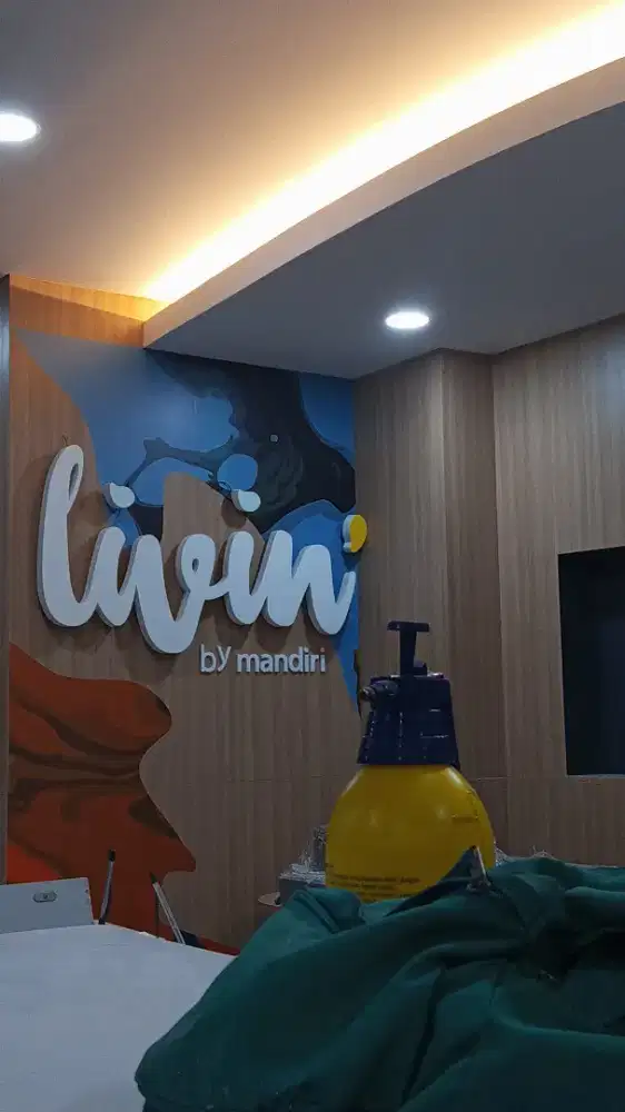 Sticker gedung , Jasa dan Pemasangan sticker kaca film cutting sticker