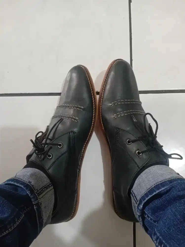 Sepatu Black Master Casual