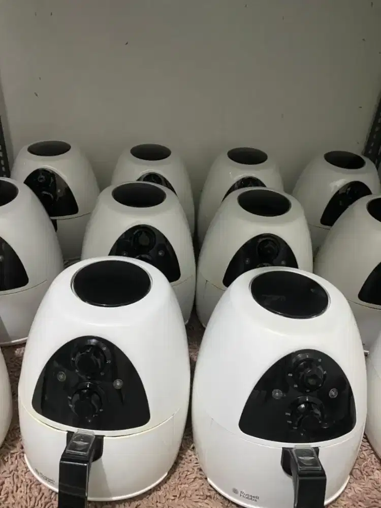 AIR FRYER MERK RUSSEL HOBBS