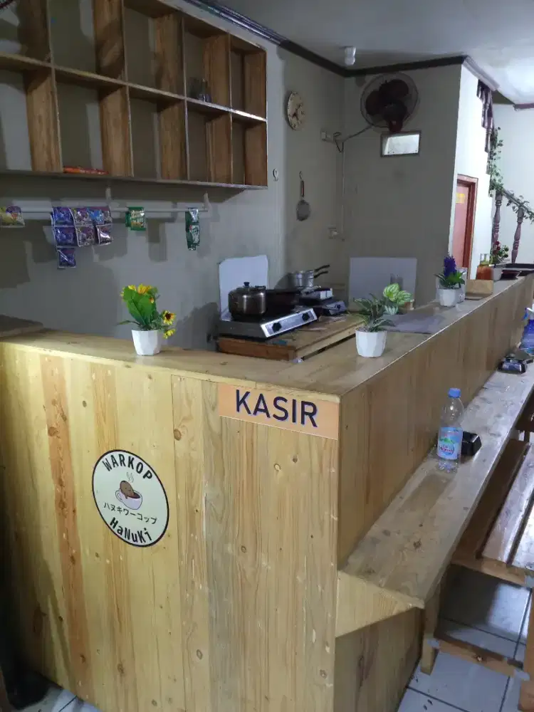 Meja warkop dan meja kasir