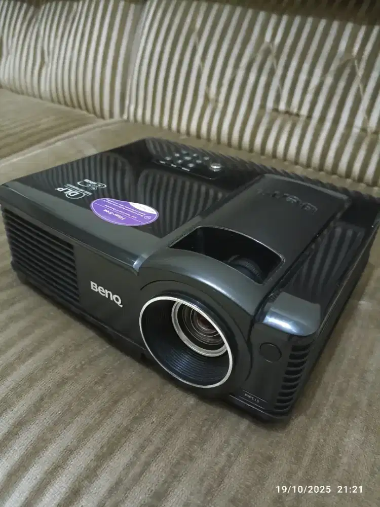 Proyektor Benq Joss siap pakai