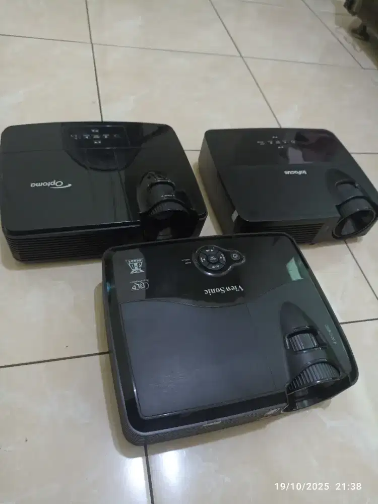 Proyektor mantapp siap pakai