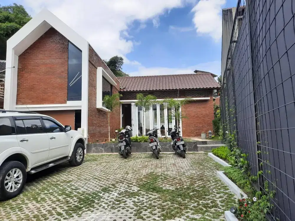 Dijual Rumah di Komplek Cipta Graha Gunung Batu Bandung, 1 Lantai Carport Luas