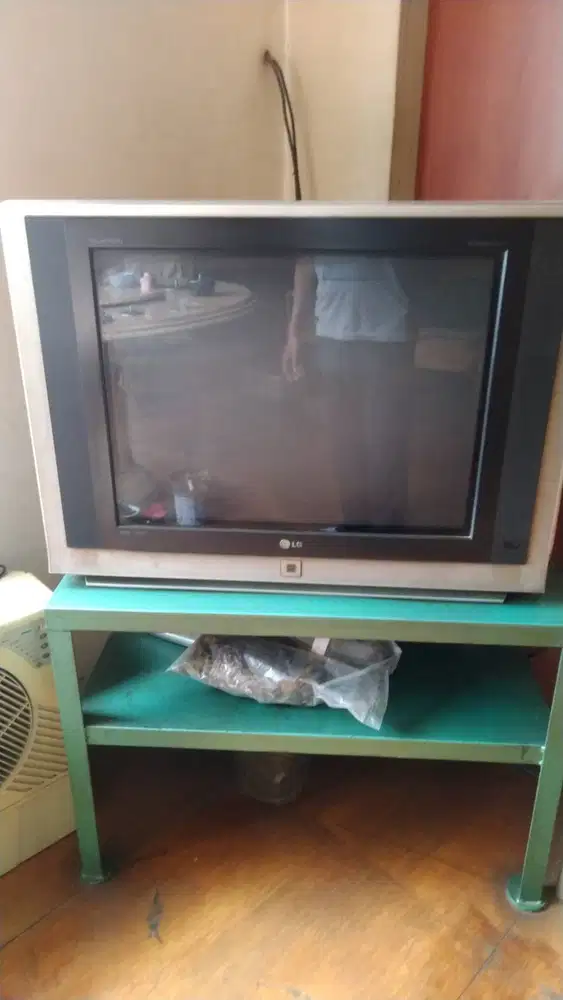 TV TABUNG MERK LG 29