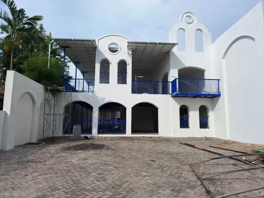 Dijual/Disewakan Rumah Surabaya Pusat Cocok Untuk Kafe Resto, Siap Pakai