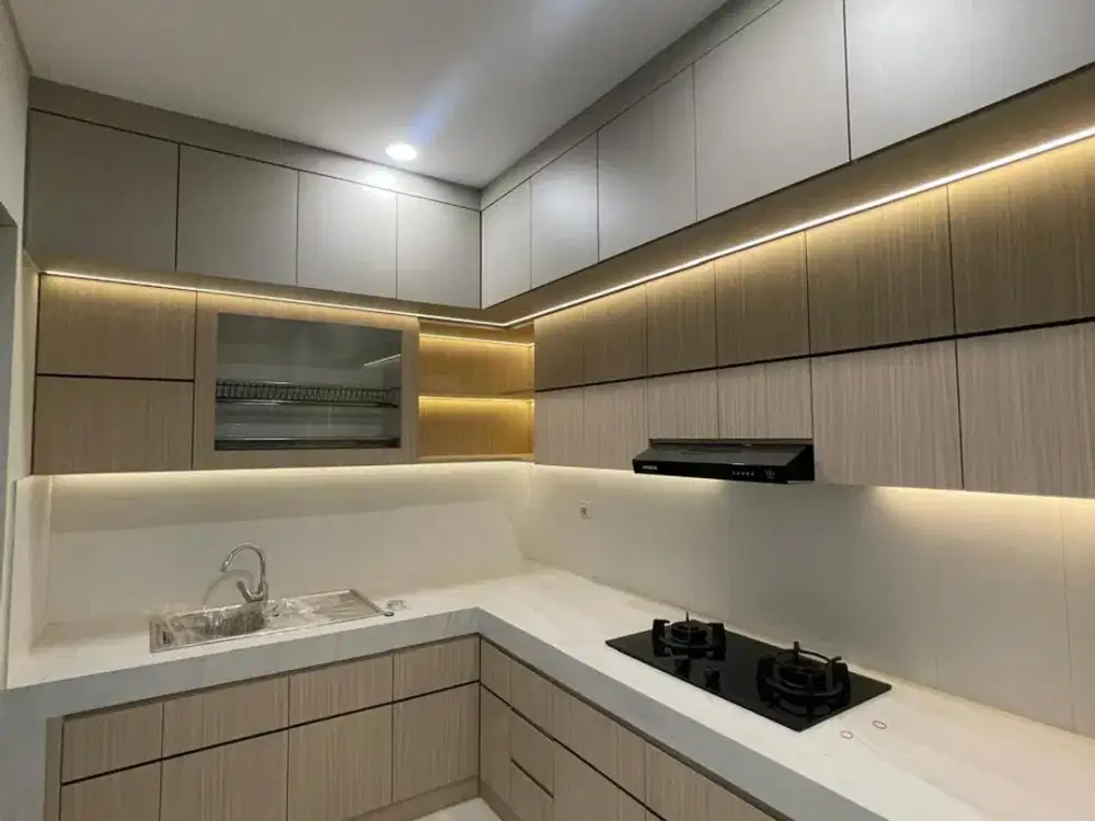 Rumah Dgn Mezzanine Dekat Kawasan Kuliner di Cluster Mozart Gading Serpong