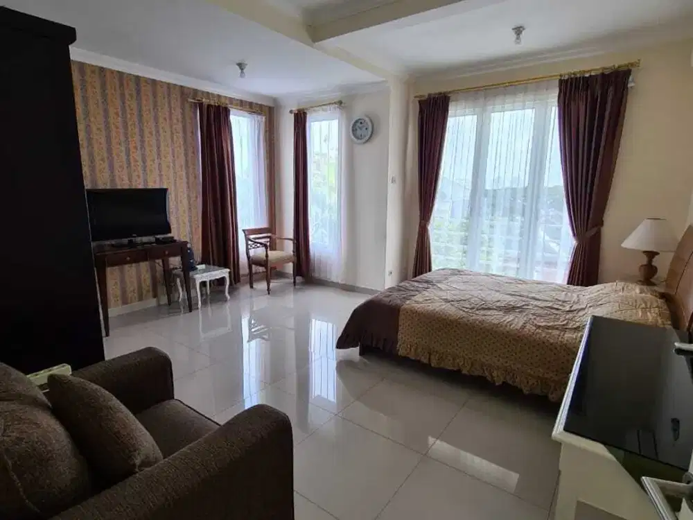 DISEWA RUMAH MEWAH BULANAN FURNISHED VIEW TERBAIK BGH SENTUL CITY SSR526 A2