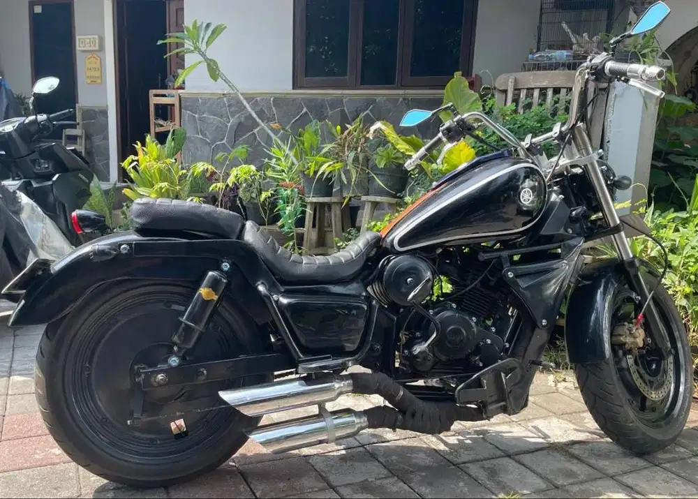 YAHAMA BYSON _ CUSTOM