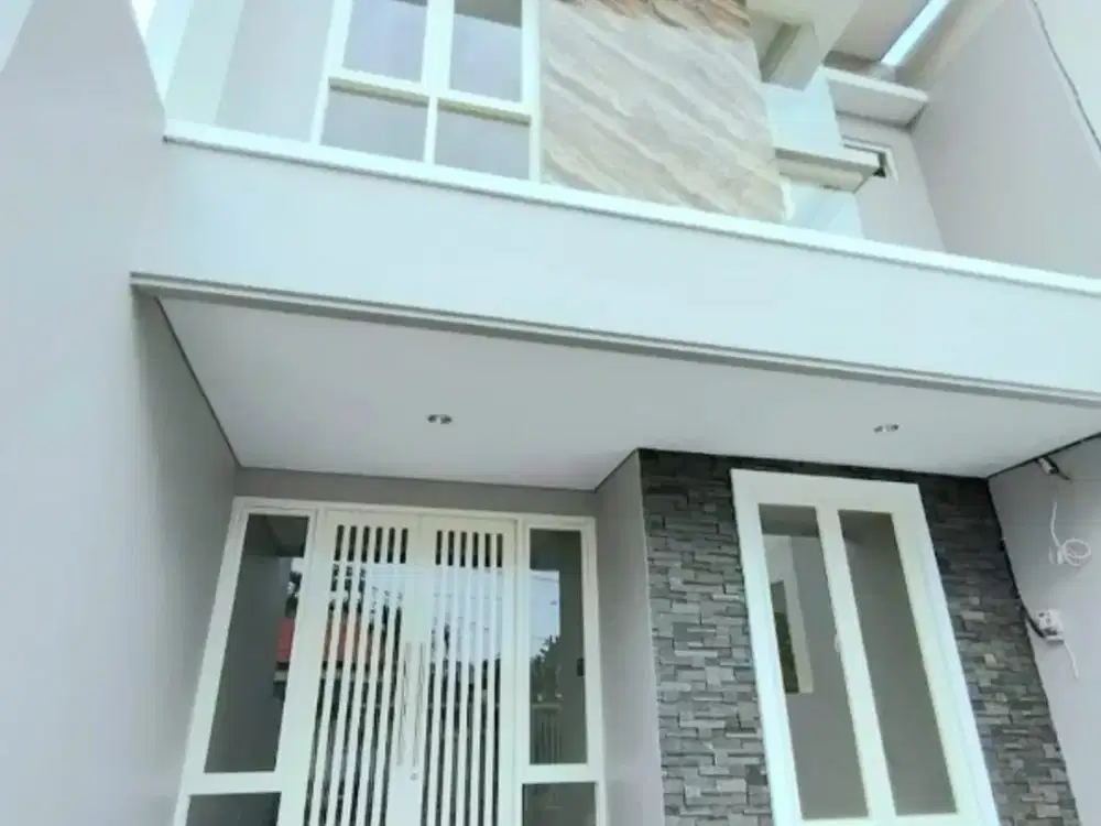 Dijual rumah baru minimalis 2 lantai Manyar Tirtoyoso