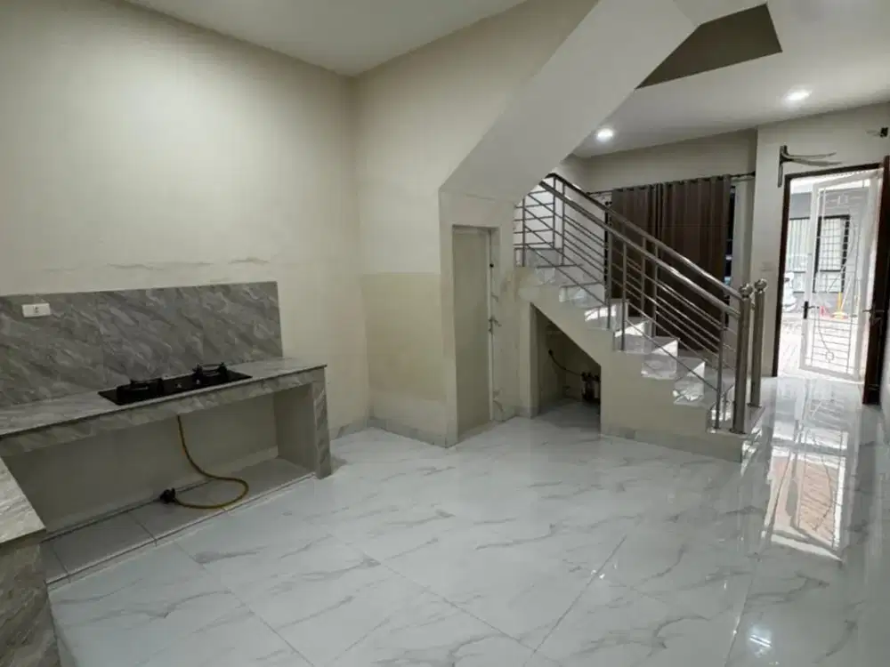 Dijual Rumah Komplek The Penthouse