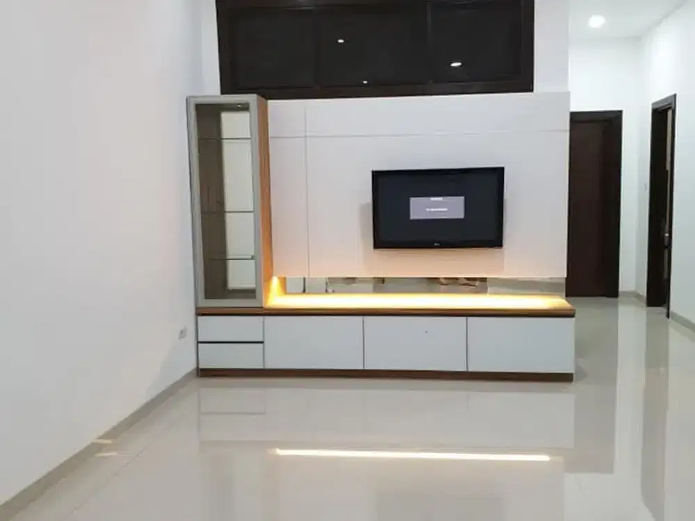 Dijual Rumah Bagus Keren Furnish siap Huni Bersih dan Terawat Lokasi di Pusat Kota Kembar Mas Bandung