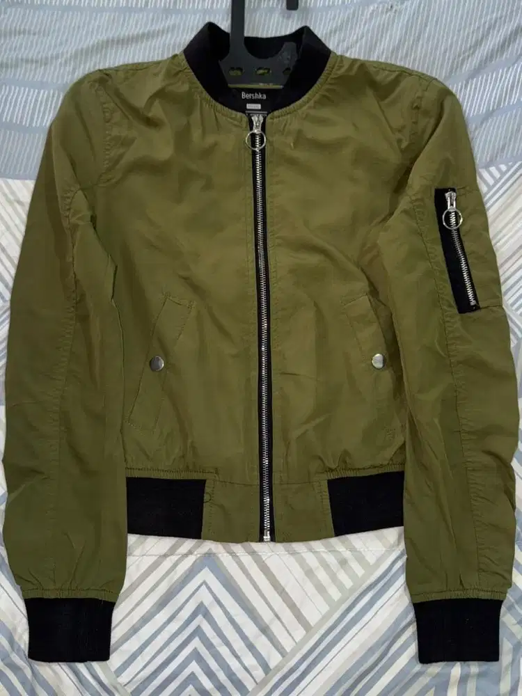 Jaket Bomber - Bershka