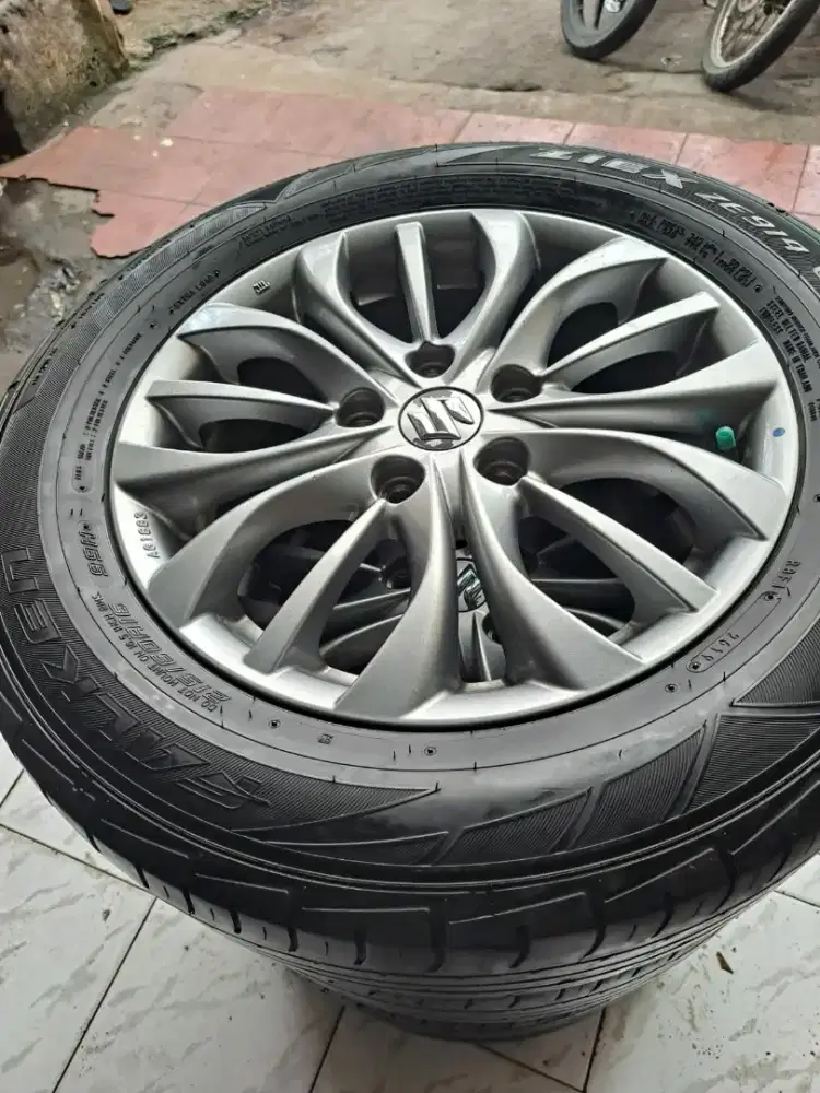 Velg mobil suzuki s cross ring 16 ori cocok ertiga apv luxio gran max