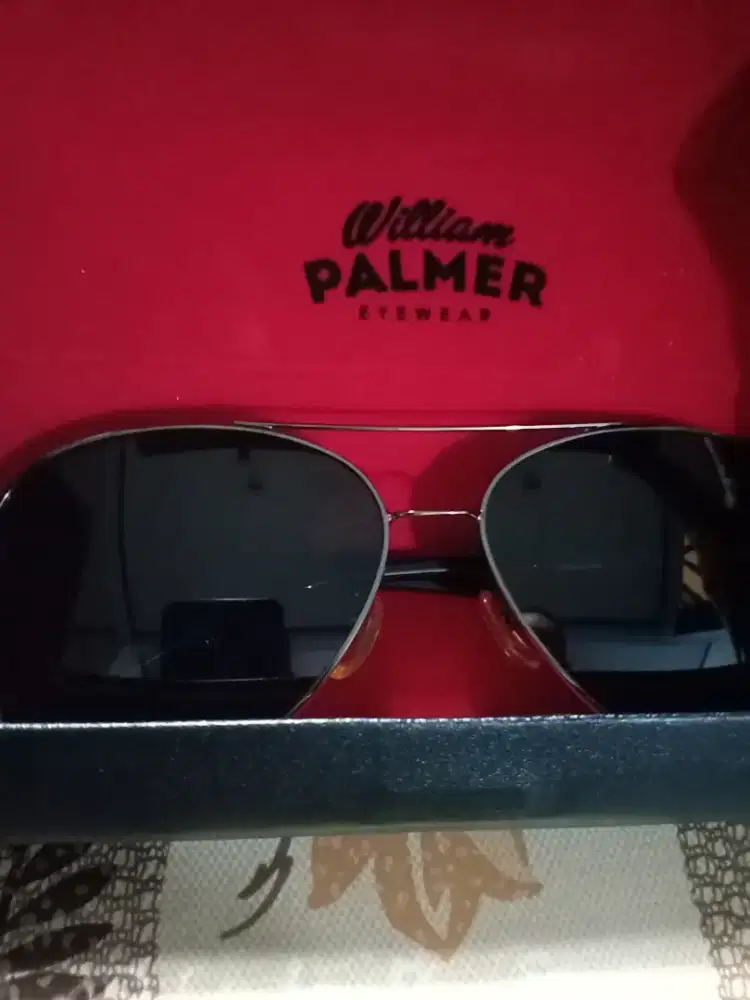 di jual kaca mata ray ban merk William Palmer kondisi 99% mulus  pisan