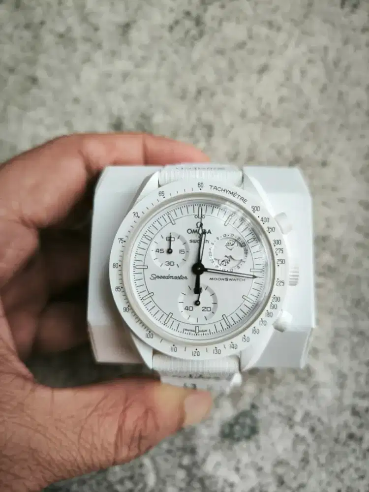 OMEGA X SWATCH MISSION TO THE MOONPHASE - FULL MOON SO33W700