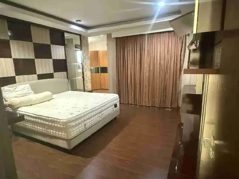 sewa rumah pik manyar permai 8x27 semi furnish