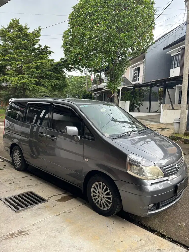 Nissan Serena 2010 Bensin