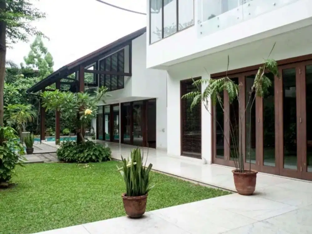 Rumah Mewah Kemang 1000m2 5+1KT Ada Kolam Renang Semi Furnished