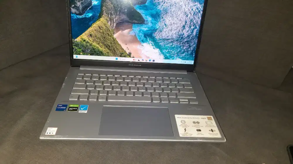 Asus pro14,OLED  X 3400 PH  i7 11360H ,ram 8 ssd 512,vga GTX 1650