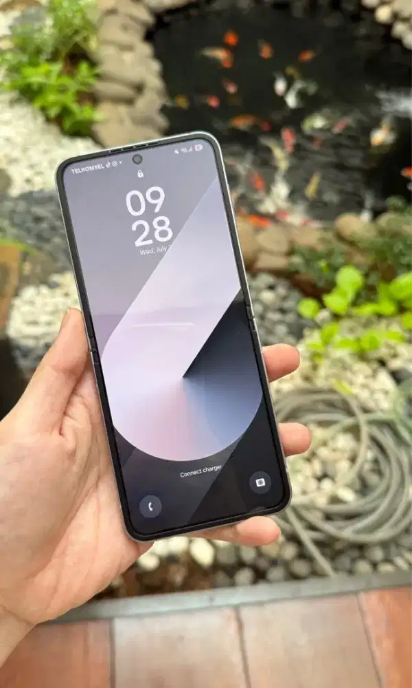 Samsung z flip 6 silver shadow 256gb -  Garansi aktif ( TT )