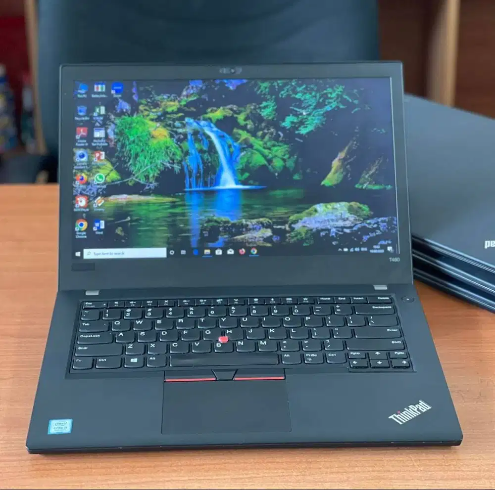 Laptop lenovo T480 core i5 GEN 8 RAM 8GB SSD 256gb sekolah kuliah DC
