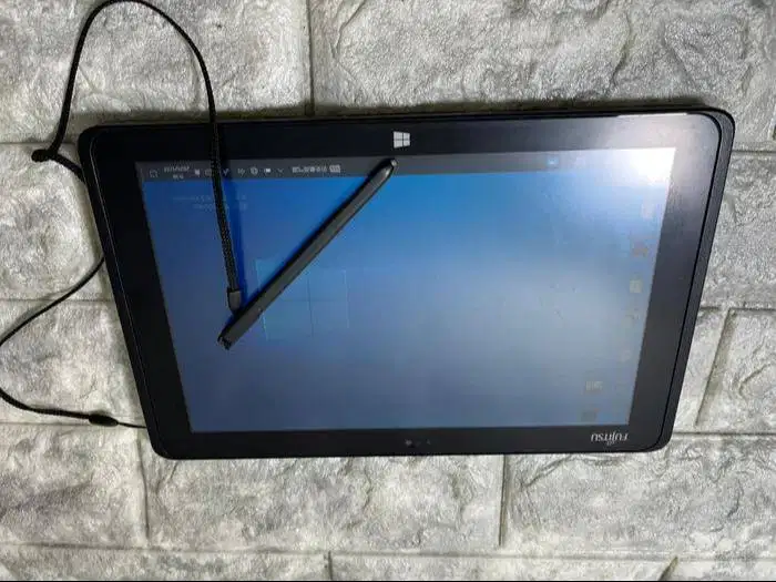 Laptop murah Fujitsu ram 4gb 128GB sekolah kuliah touch 2in1 pen WKJ