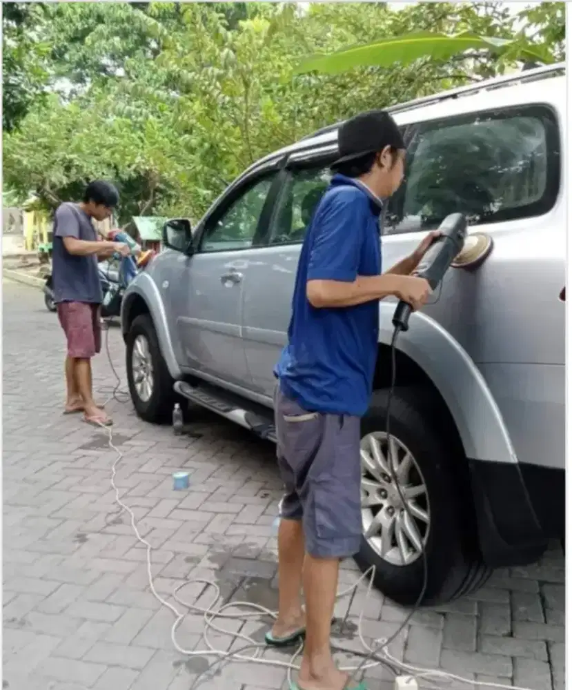 Salon mobil, poles bodi,kaca,interior