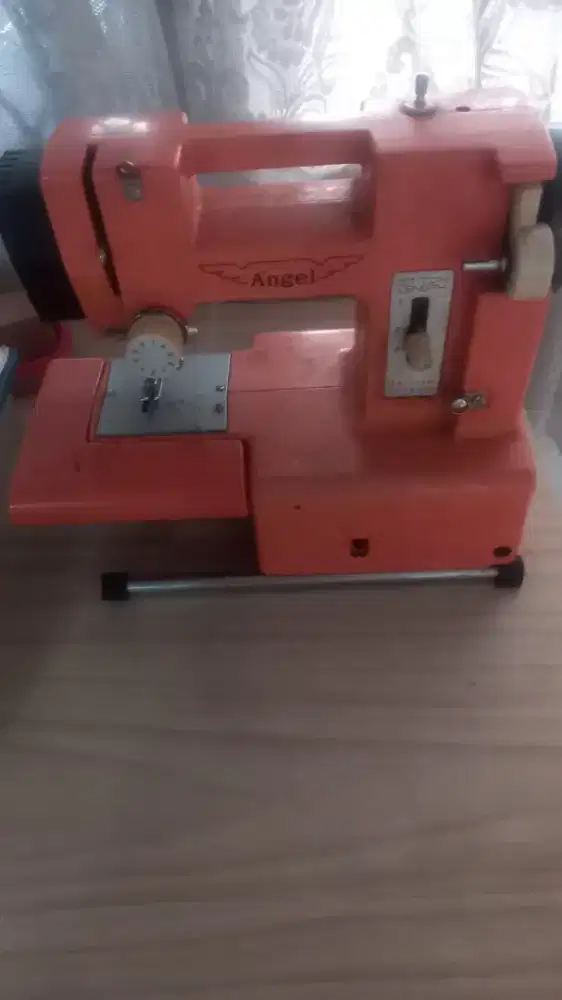 Mesin jahit angel