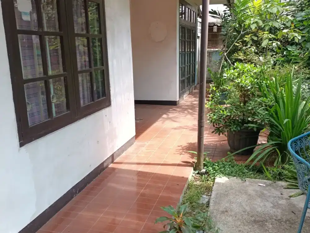 Rumah Dijual – Hunian Luas dan Nyaman dengan Taman di Banjarsari, Tapos