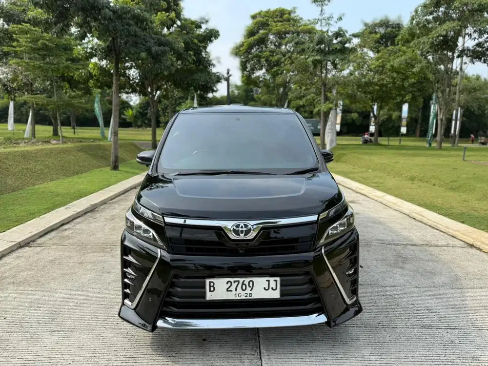 Toyota Voxy 2018 Bensin