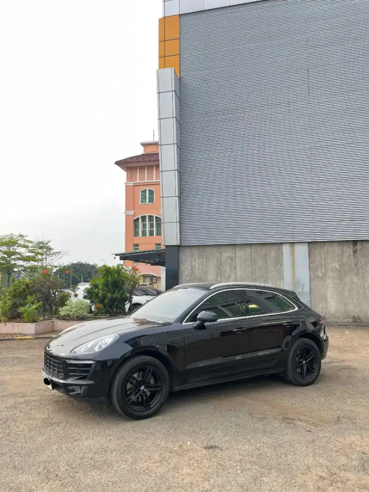 Porsche Macan 2015 PDK Full Spec / Panoramic Roof / Like New