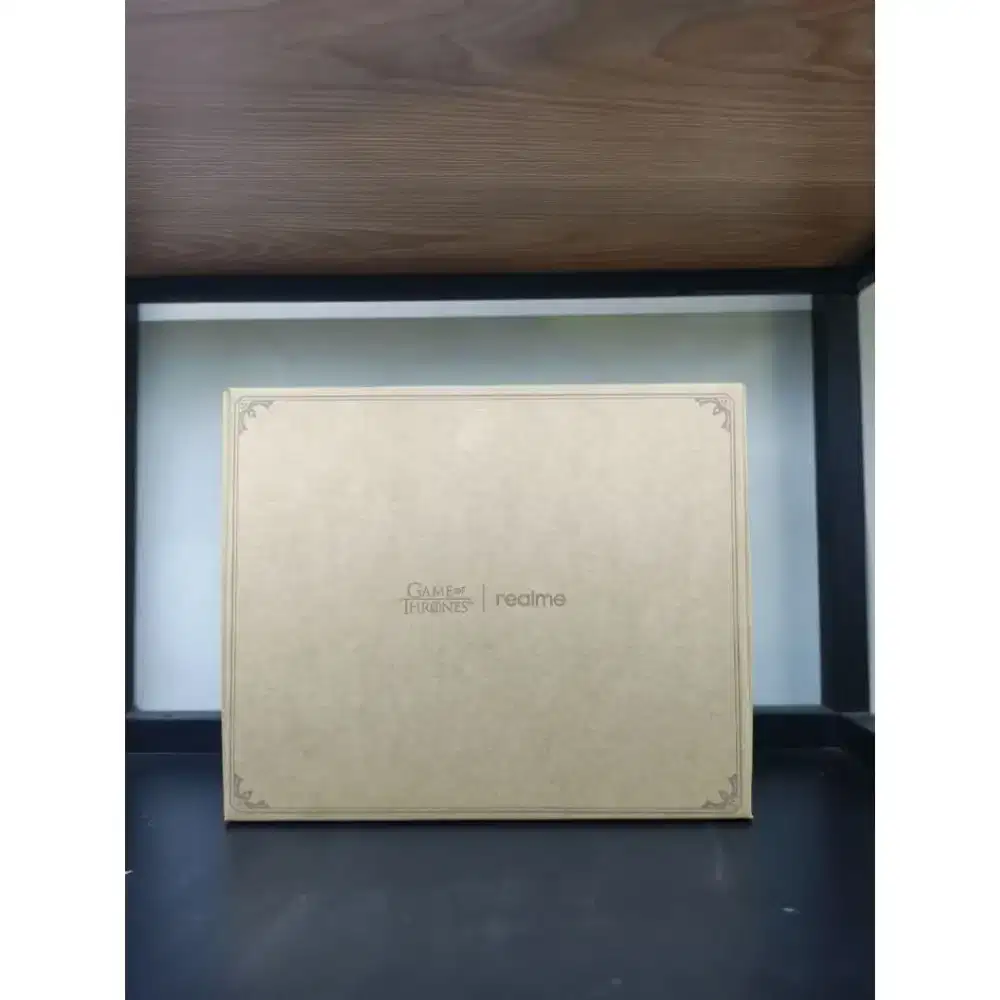 REALME 15 PRO RAM 12/512.GAME OF THRONES LIMITED EDITION