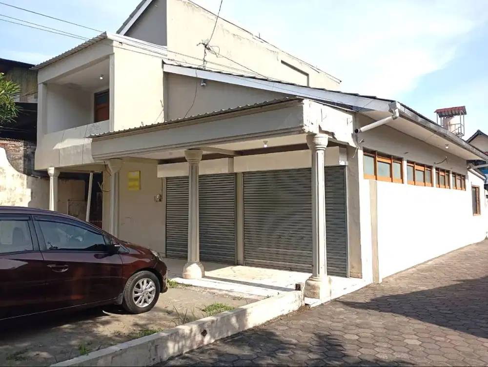 Rumah dan Ruang Usaha Strategis di Jalan Ngeksigondo Kotagede