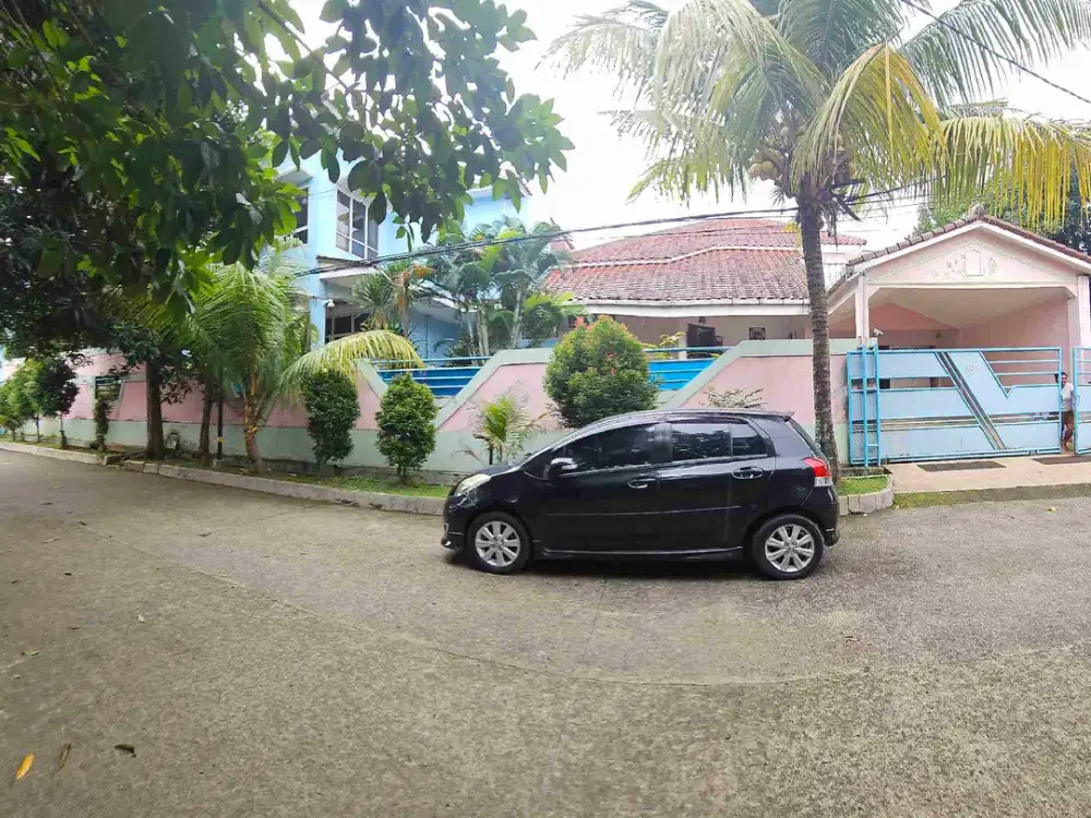 di Jual Rumah Asri dan nyaman di Taman Serua