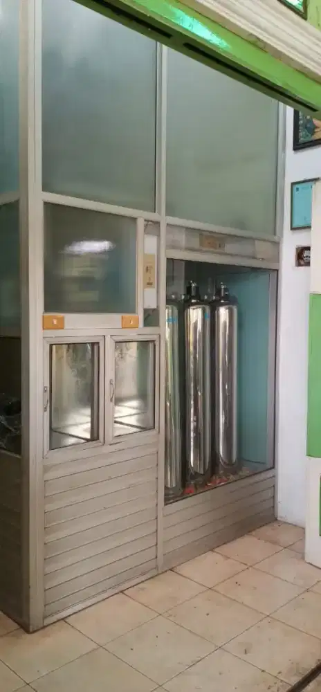 Dijual Depot Air Minum Second dari Baru