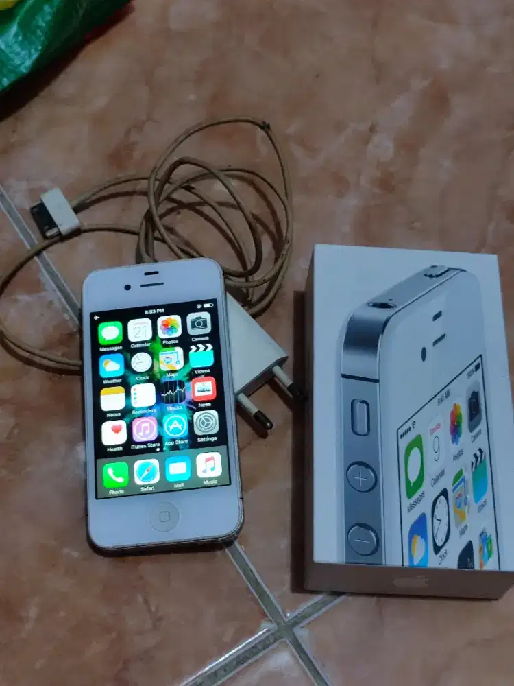 Apple I Phone 4s 8GB
