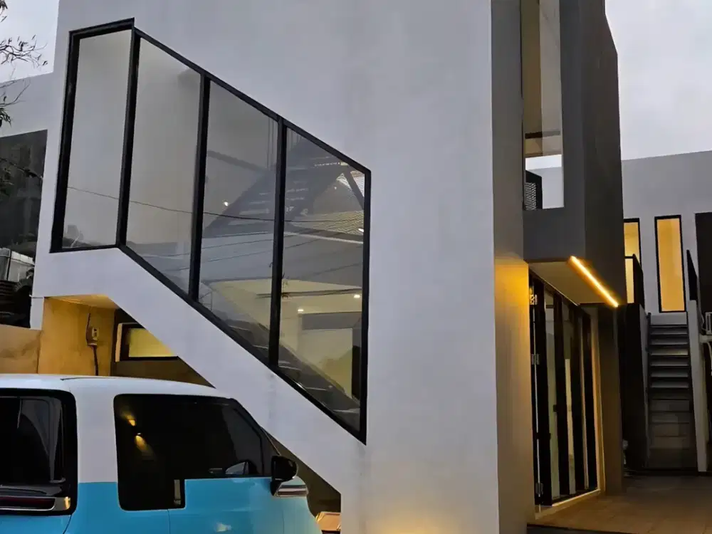 Ada Pool, Rooftop. RUmah Sawah Lama, Ciputat timur dijual. UNIT NEW