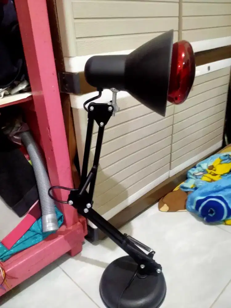 Lampu terapi infrared