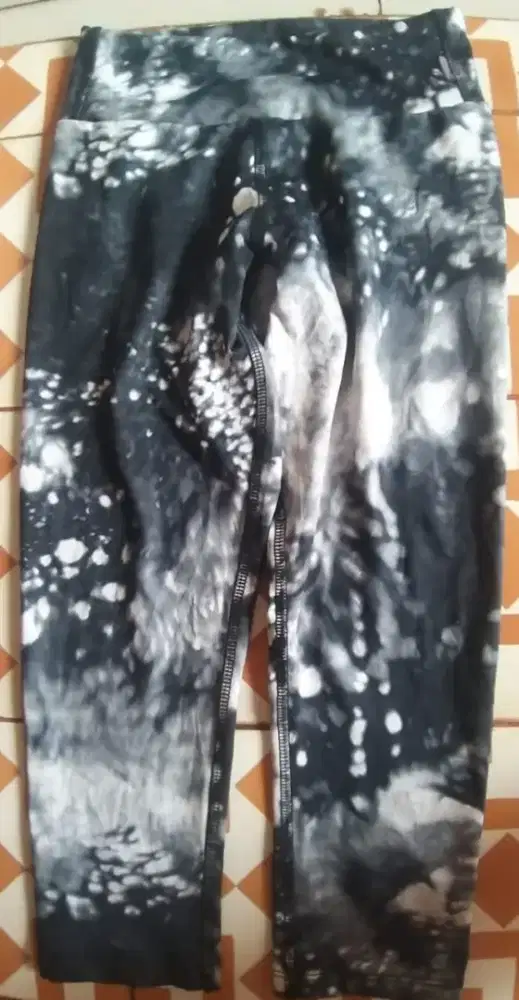 LEGGING CORAK HITAM
