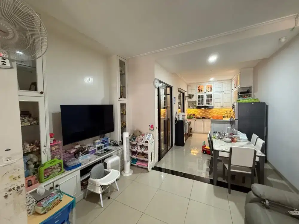 Rumah 2,5 Lt Green Lake City Cluster Asia Dijual Harga Murah Siap Huni Semi Furnished