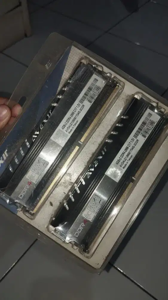 Ram Avexir ddr4 8gb (2x4)
