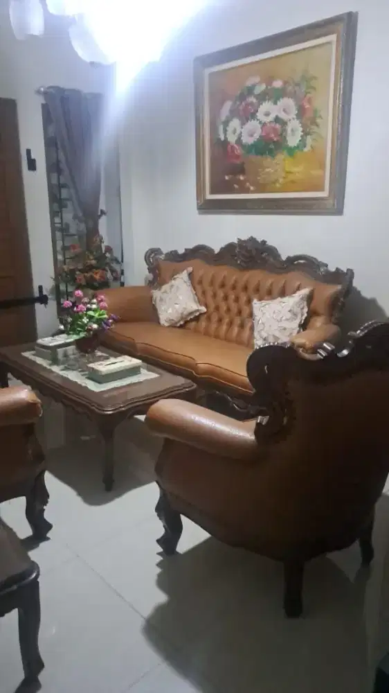 Di jual kursi dari kayu Jati Jepara kondisi masih mulus