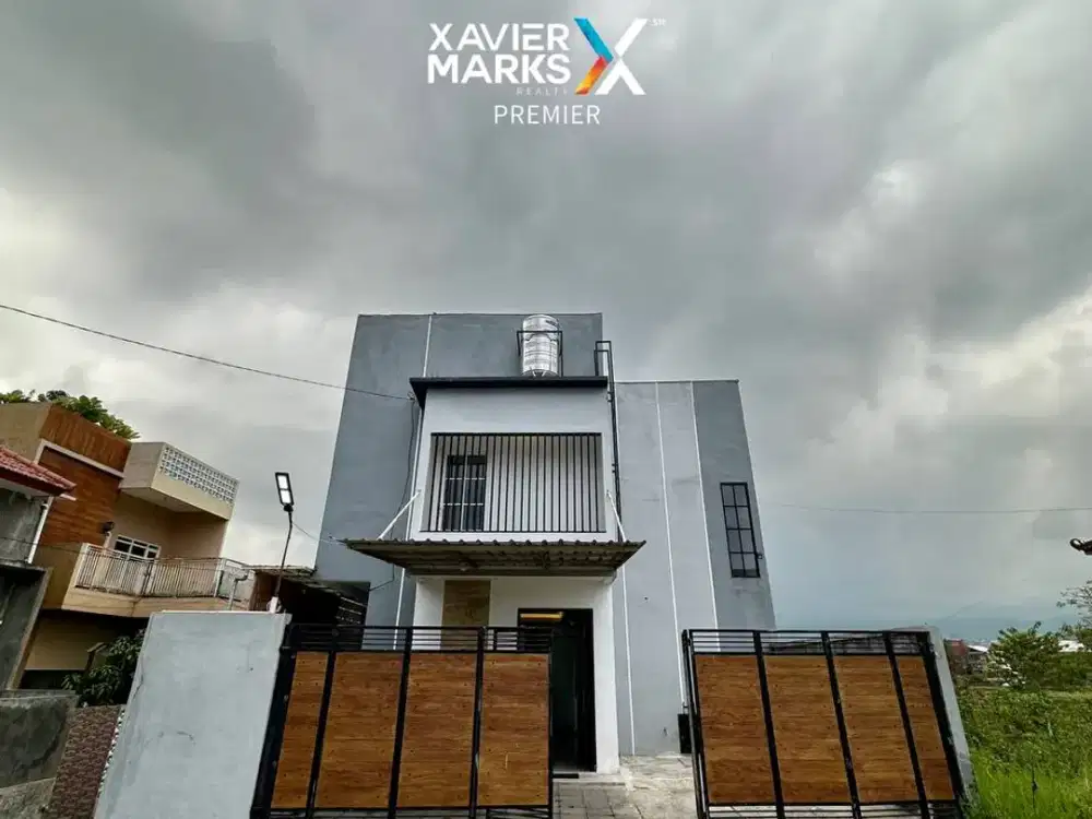 Dijual Villa Full Furnish Ada Pool di Jl. Lesti Dekat Alun - alun Batu