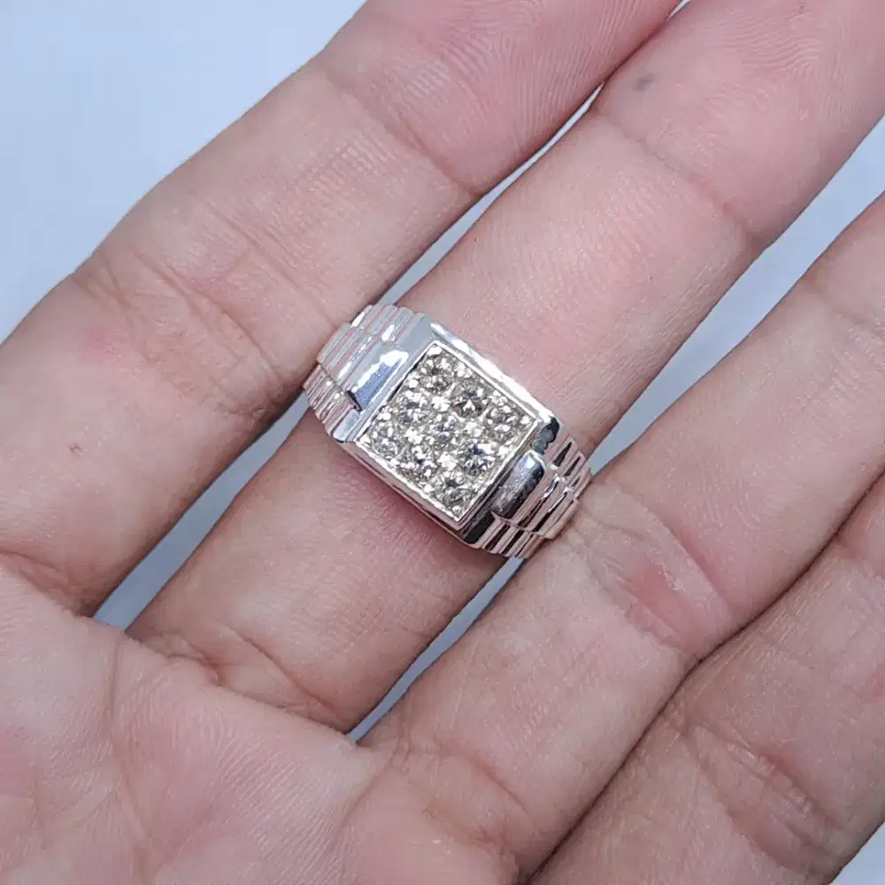 Cincin pria berlian eropa