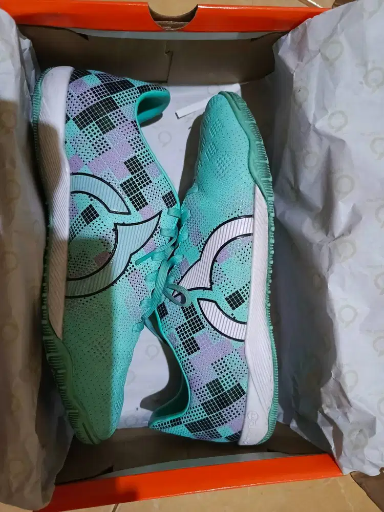 Sepatu Futsal Ortuseight Quadra In Aqua/white