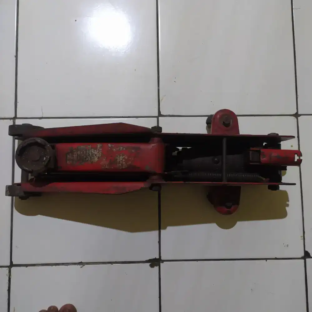 Dongkrak buaya 3 ton