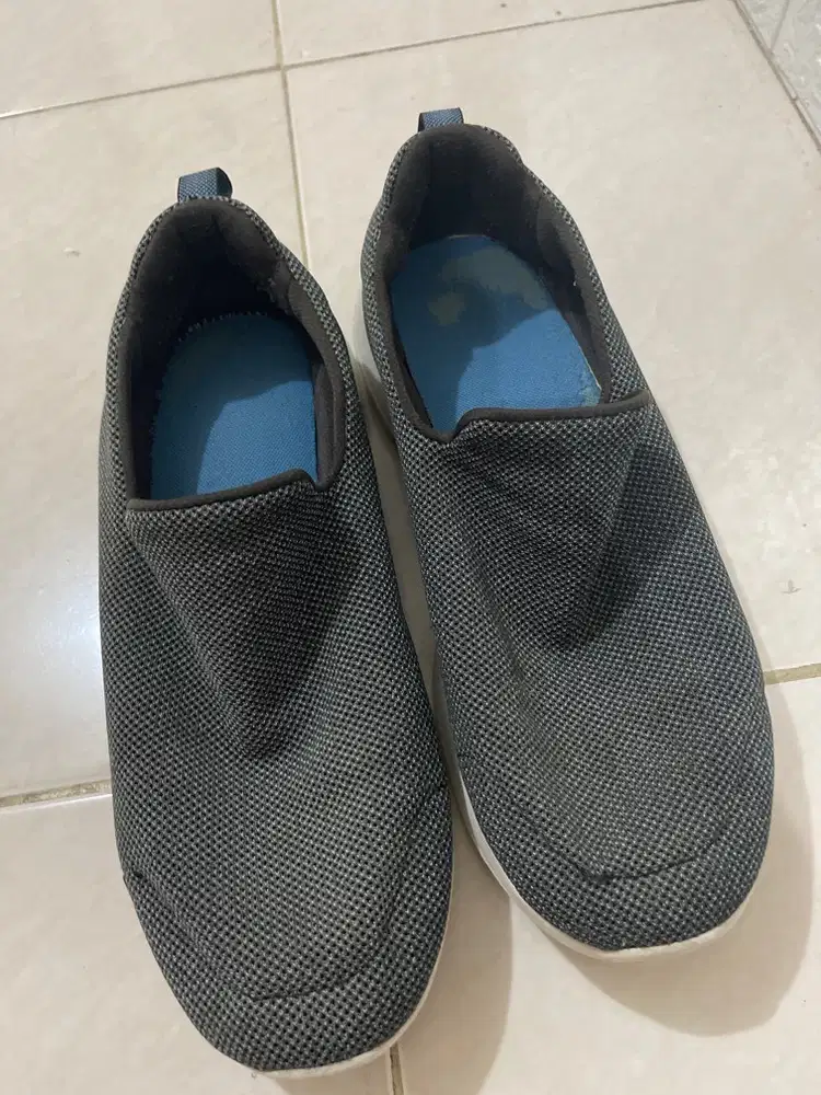 Sepatu Skechers Biru